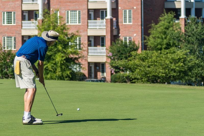 Putting green 